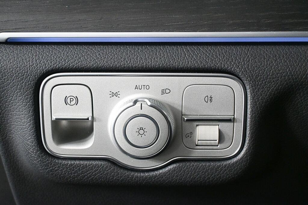 Certified Used 2025 Obsidian Black Metallic Mercedes-Benz GLS 580 image 9