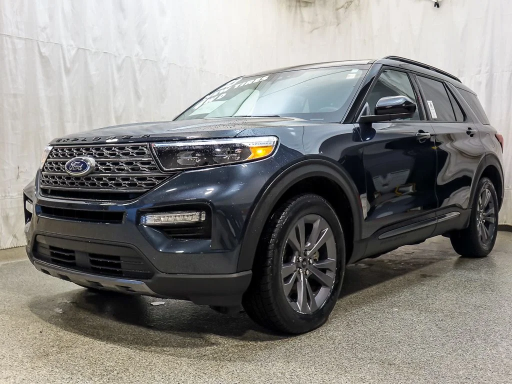 2023 Ford Explorer XLT 4WD's photo