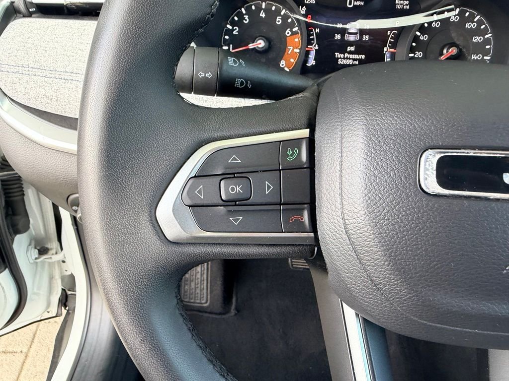 Used 2024 White Jeep Latitude image 19