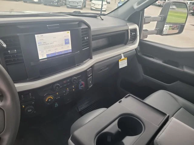 New 2026 Oxford White Ford XL image 21