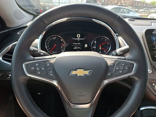 Used 2024 Summit White Chevrolet LT image 20