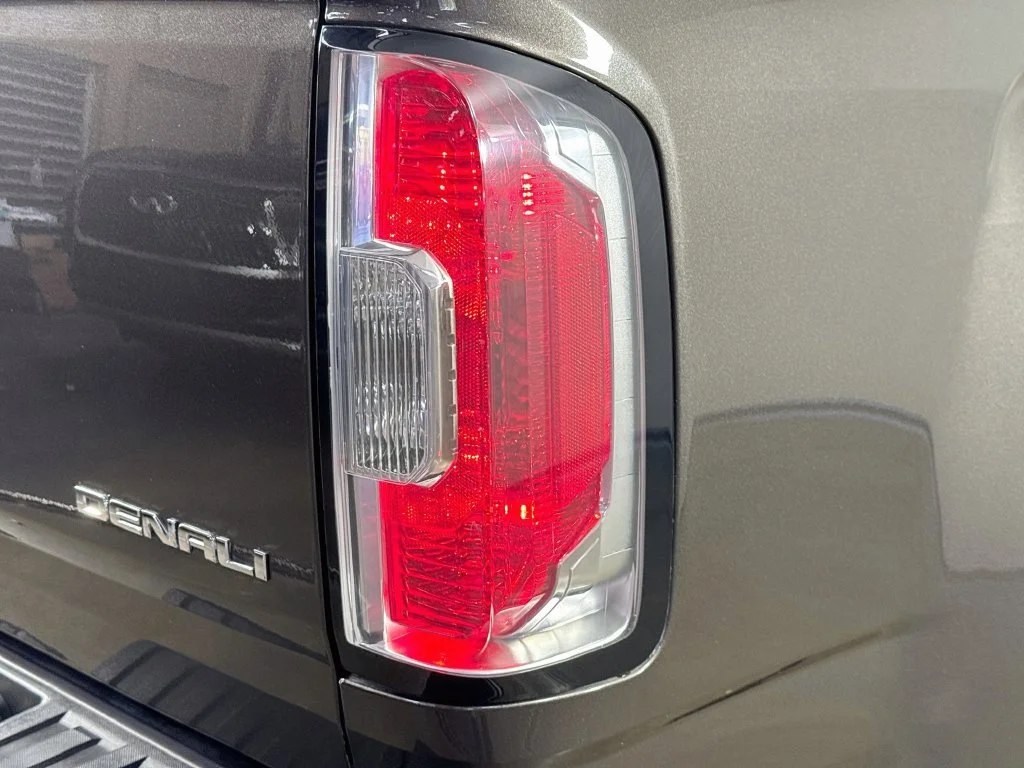 Used 2020 Gray GMC Denali image 31