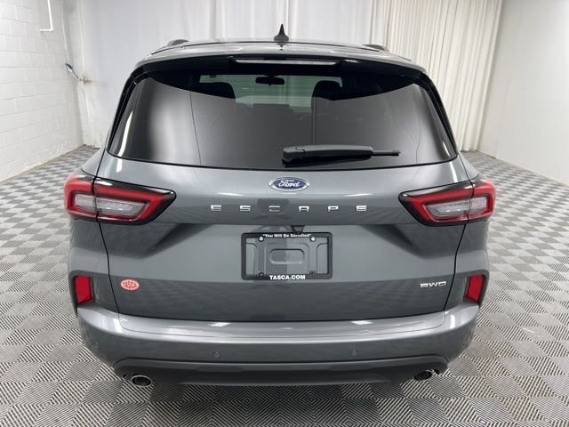 Used 2023 Carbonized Gray Metallic Ford ST-Line image 7