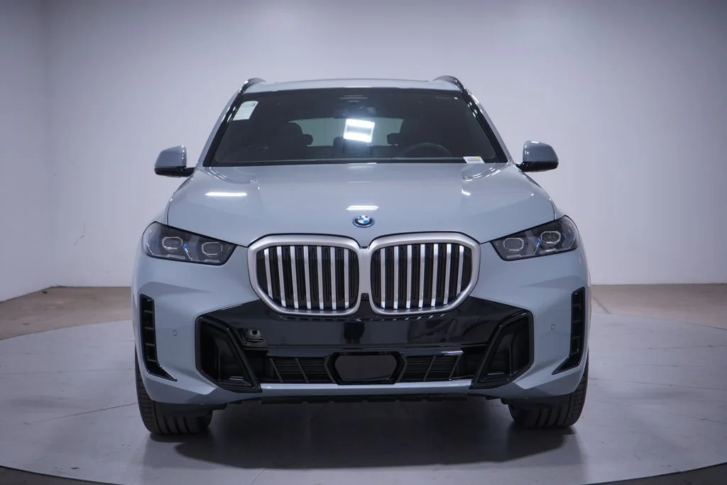 Used 2026 Gray Metallic BMW xDrive50e image 4