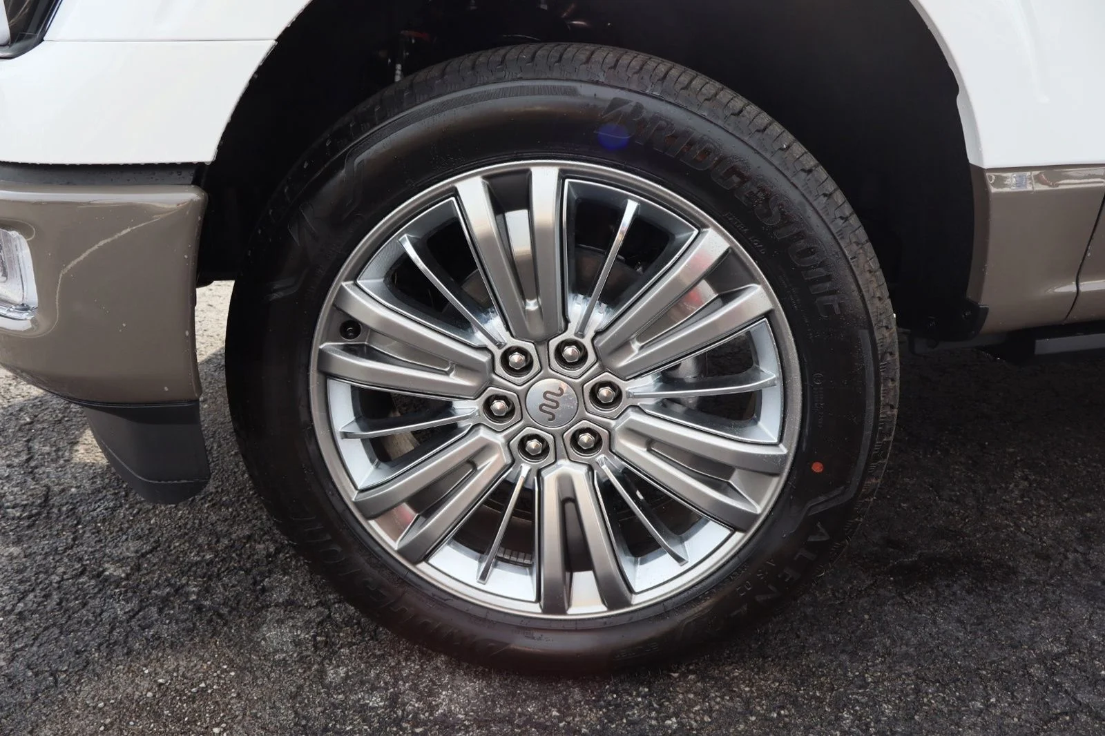 New 2026 Star White Metallic Tri-Coat Ford King Ranch® image 18