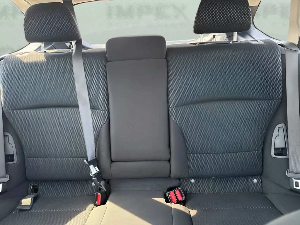 Used 2018 Silver Subaru 2.5i Premium image 13