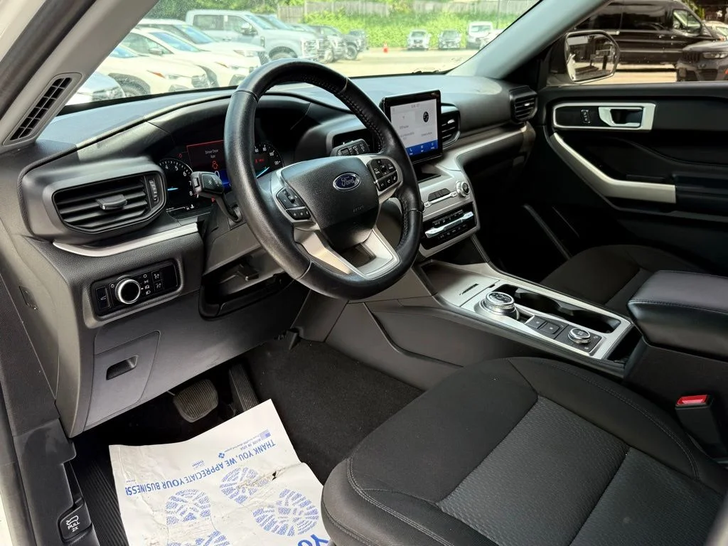 Used 2023 White Ford XLT image 18