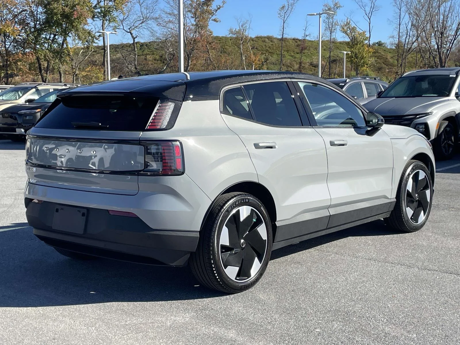 Used 2025 Vapour Grey Metallic Volvo Plus image 28