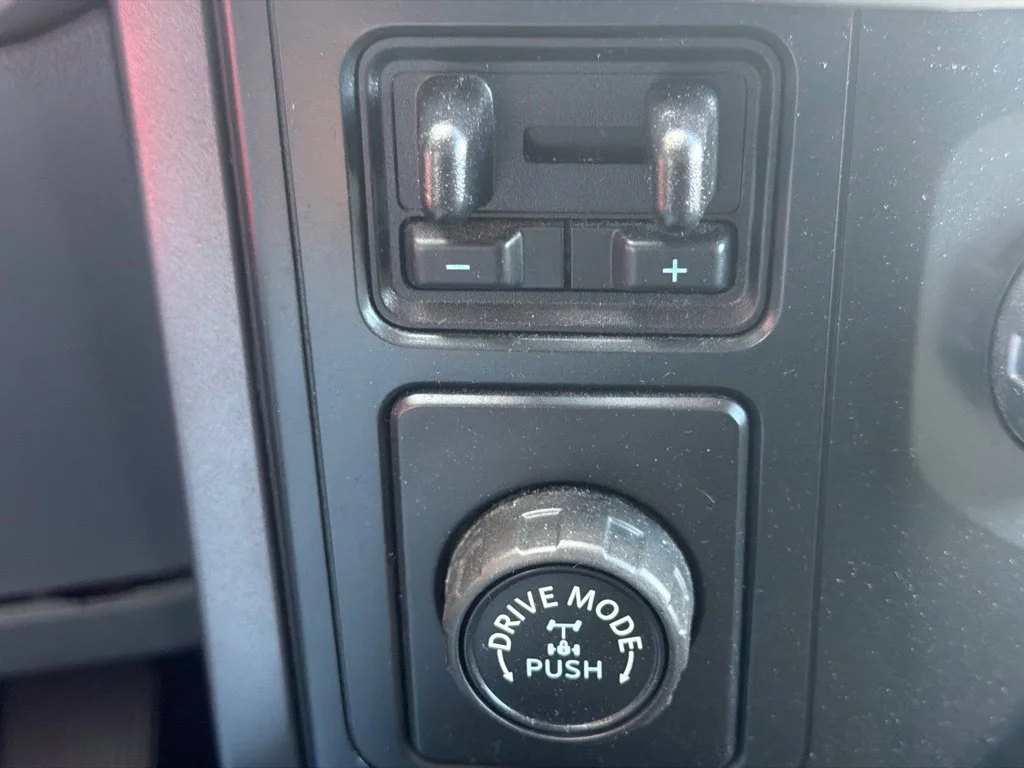 Used 2022 Oxford White Ford XLT image 18