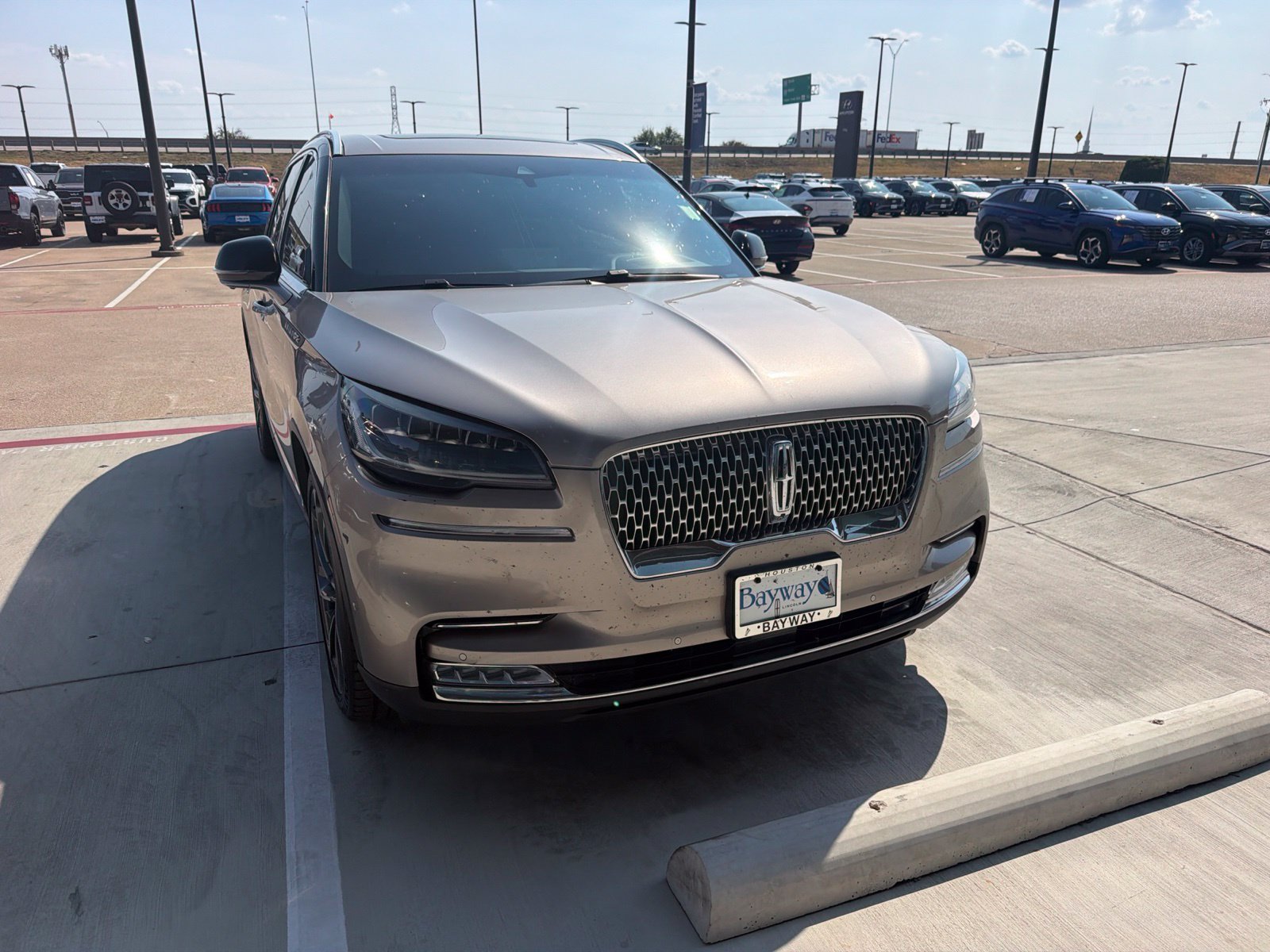 Used 2021 Iced Mocha Lincoln Reserve image 3