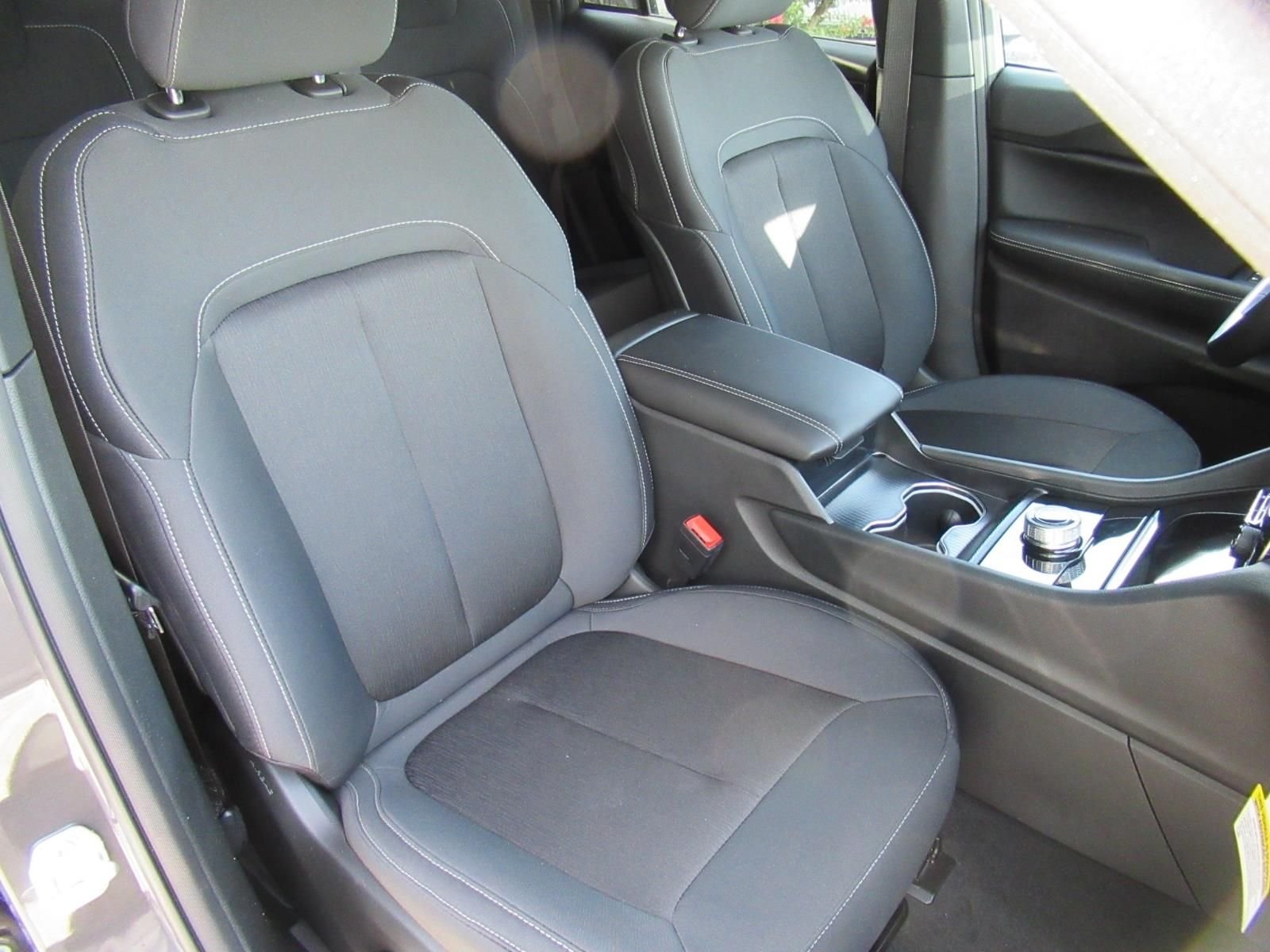 New 2026 Baltic Gray Metallic Clear-Coat Exterior Paint Jeep Laredo X image 9