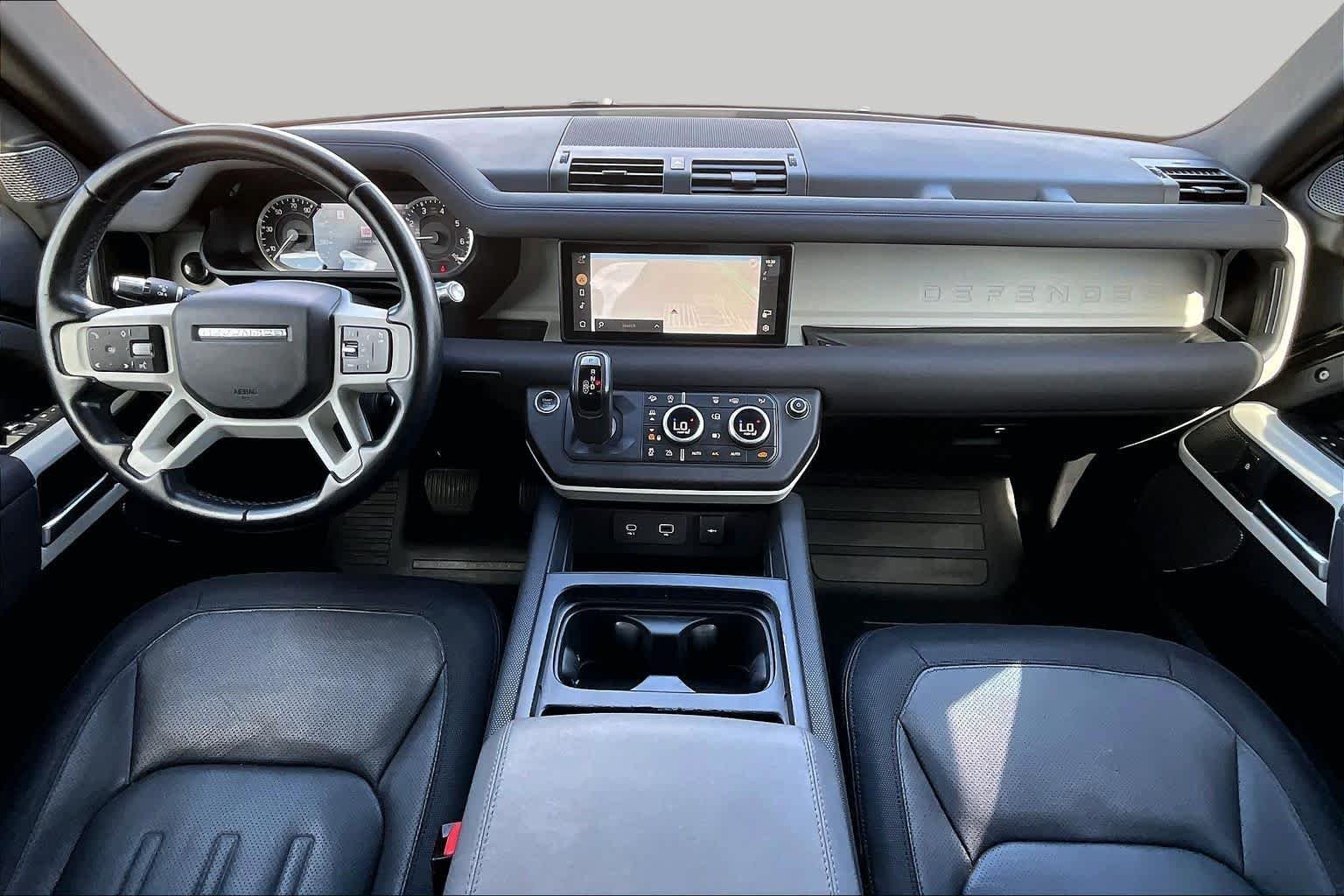 Used 2022 Santorini Black Metallic Land Rover X-Dynamic SE image 16