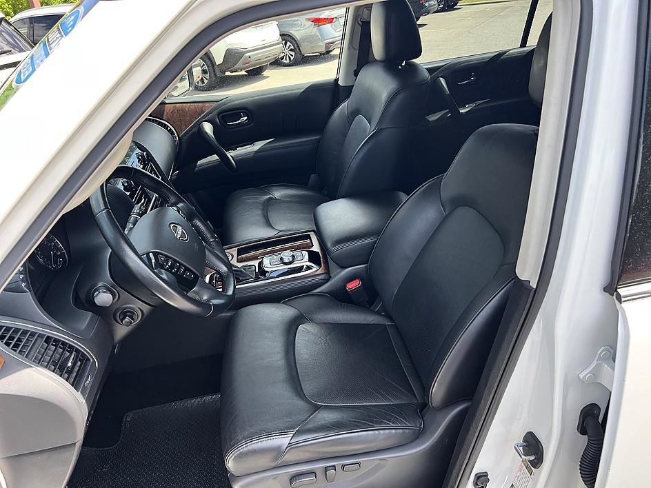 Used 2024 Aspen White Tricoat Nissan SL image 13