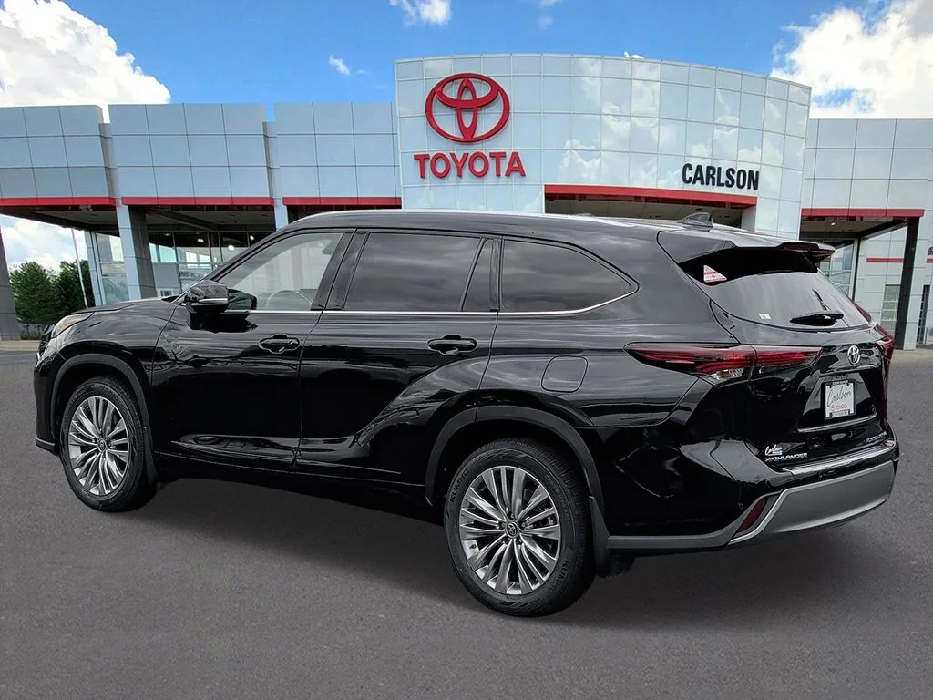 Certified 2024 Toyota Highlander Platinum with VIN 5TDKDRBH0RS534100 for sale in Minneapolis, Minnesota