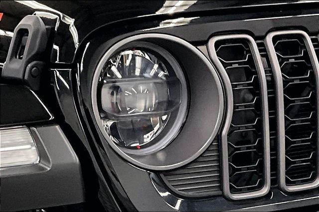 Used 2024 Black Clearcoat Jeep Mojave image 34