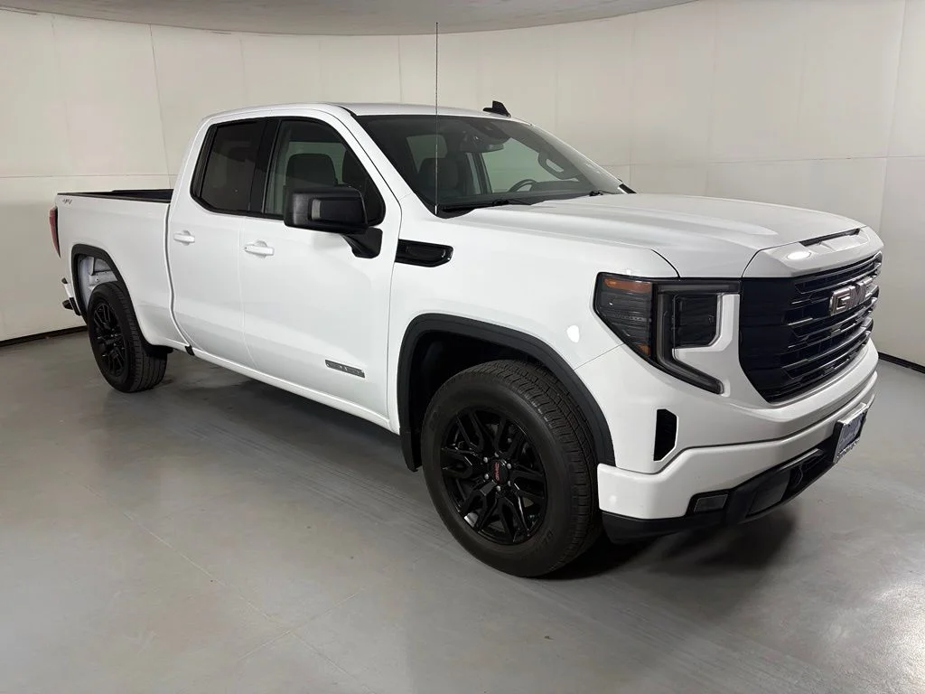 Used 2023 White GMC Elevation image 2