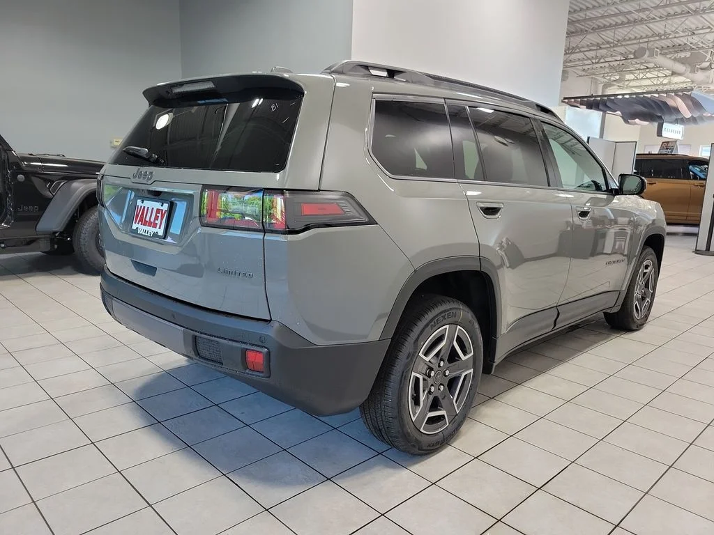 New 2026 Sting-Gray Clear-Coat Exterior Paint Jeep Limited image 6
