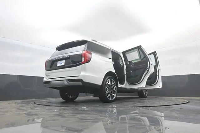 New 2026 Star White Metallic Tri-Coat Ford Platinum® image 45