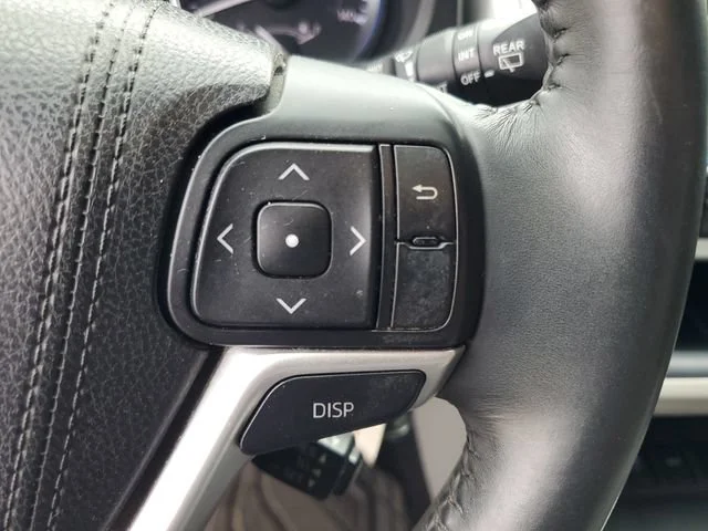 Used 2016 Blizzard Pearl Toyota LE Plus image 12