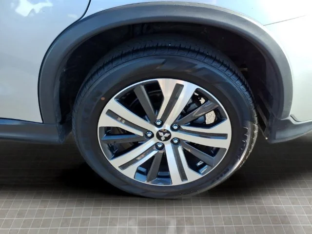 Used 2025 Black Mitsubishi 2.0 ES image 12