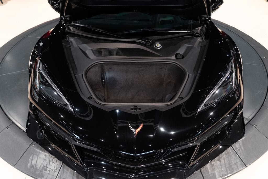 Used 2025 Black Chevrolet Z06 image 18