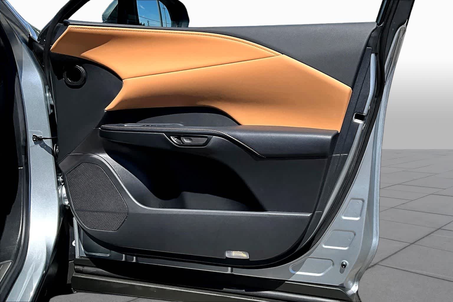 Used 2025 Iridium Lexus  image 27