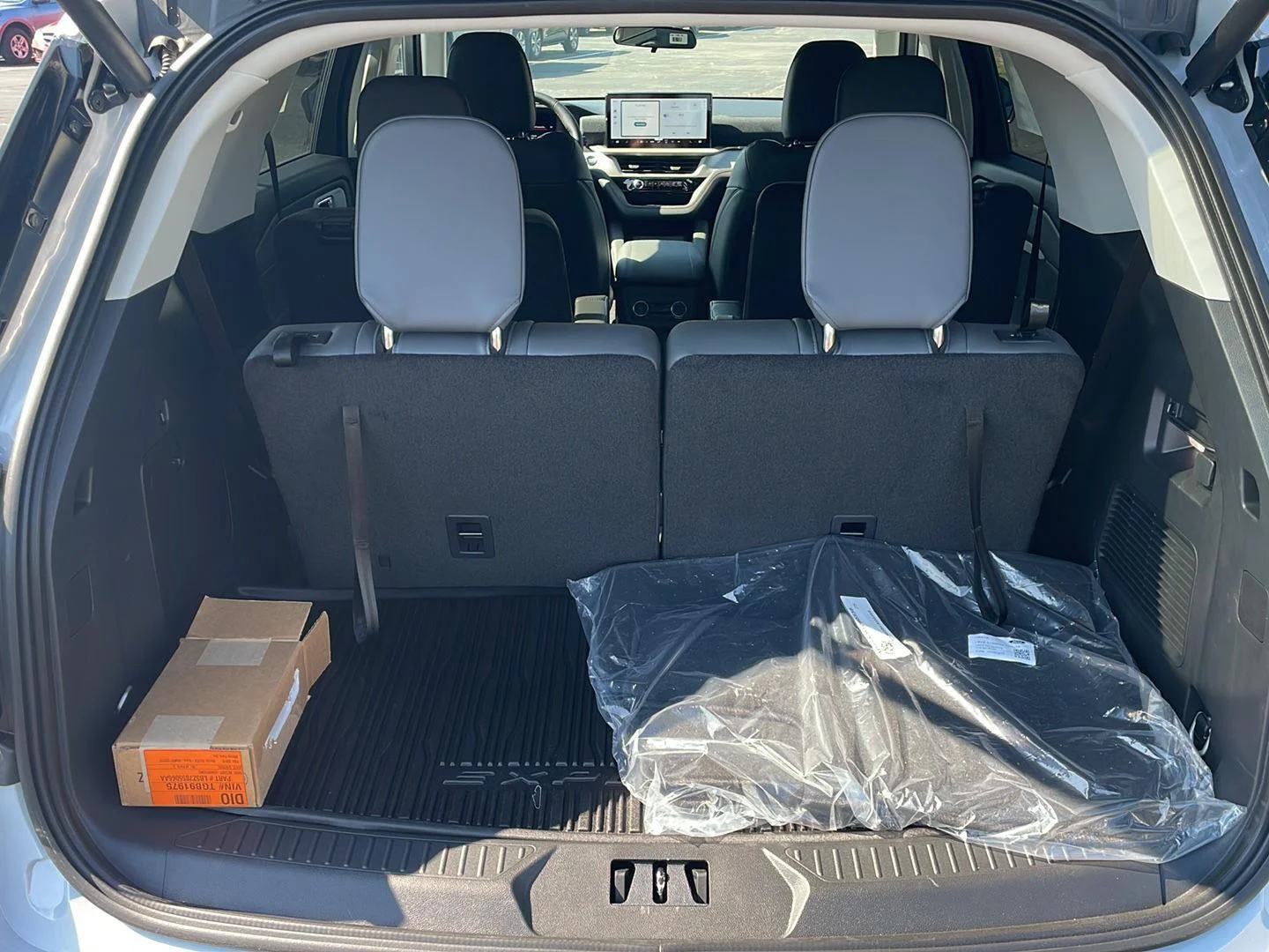 New 2026 Space White Metallic Ford Active w/200A Pkg image 30