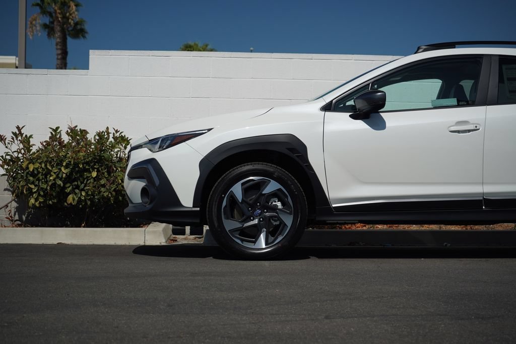 New 2026 CRYSTAL WHITE PEARL Subaru Limited image 2