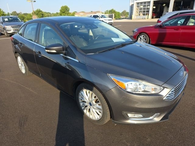 Used 2017 Magnetic Ford Titanium image 6