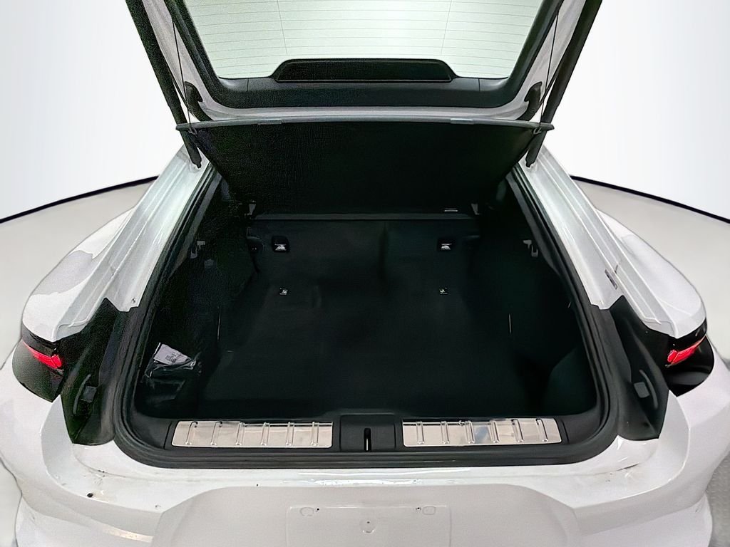 Used 2025 White Porsche 4 image 27