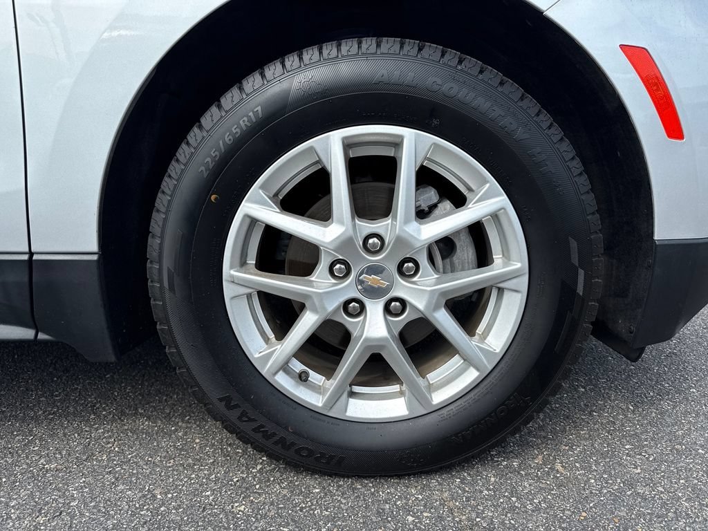 Used 2022 Silver Ice Metallic Chevrolet LT image 11