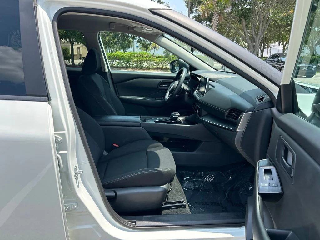 Certified Used 2024 White Nissan S image 40