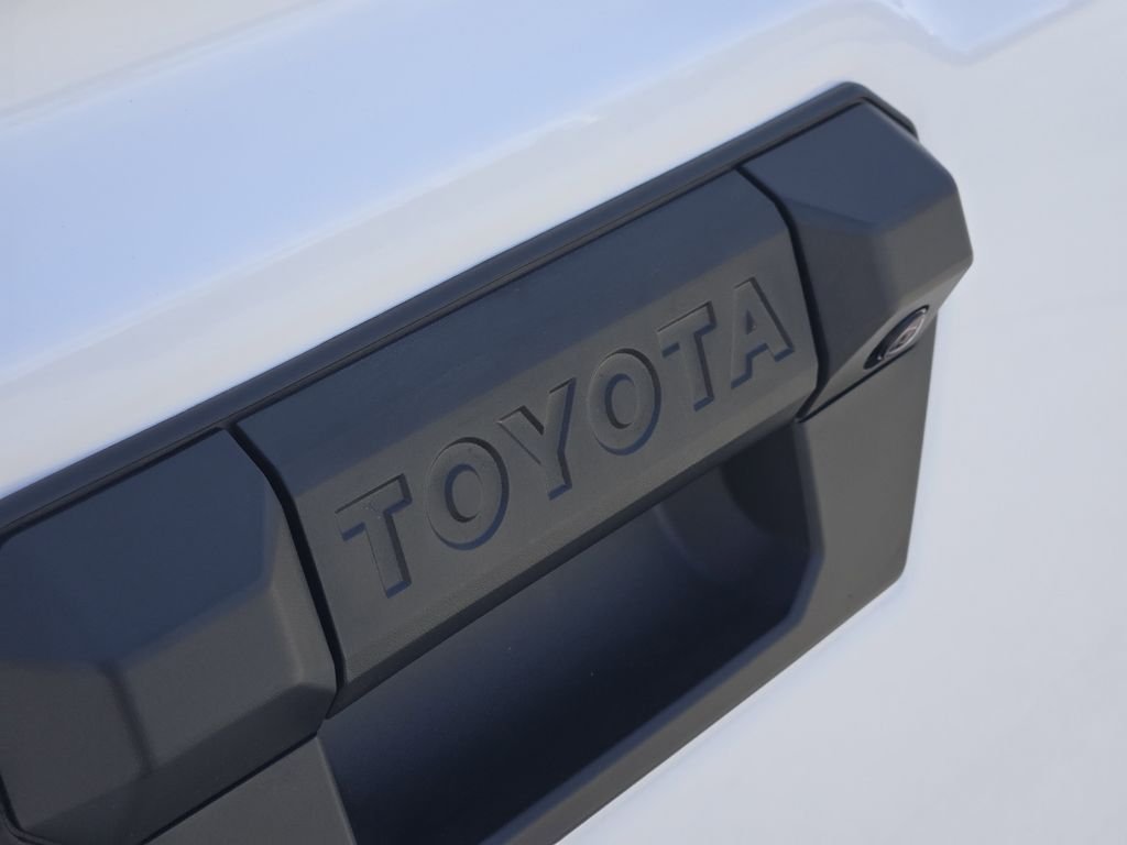 2026 Toyota Tacoma SR5 - Photo 7