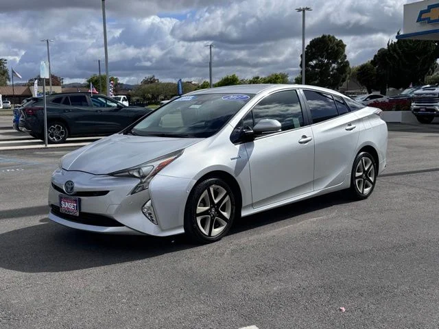 2017 Toyota Prius Three's photo