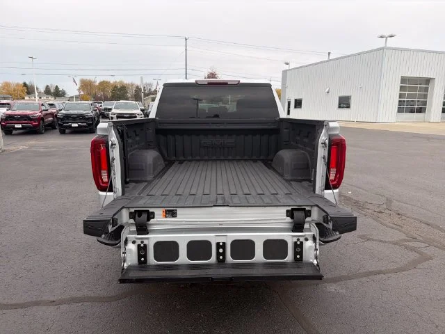 Used 2022 QUICKSILVER METALLIC GMC SLT image 27
