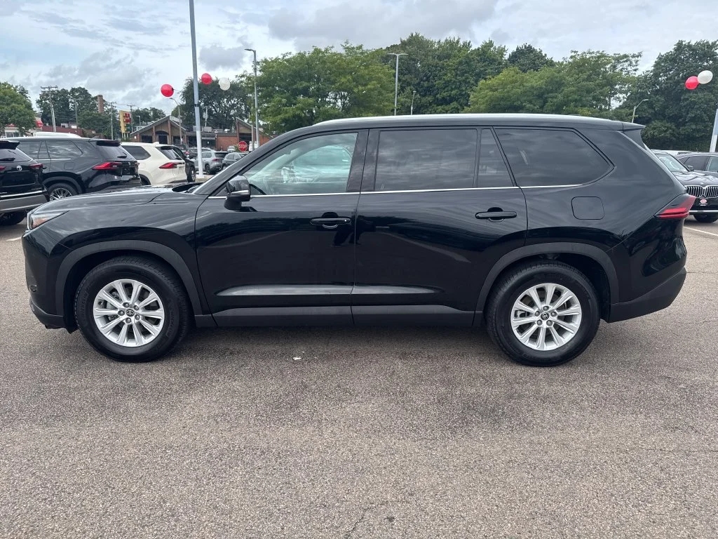 Used 2026 Black Toyota XLE image 4