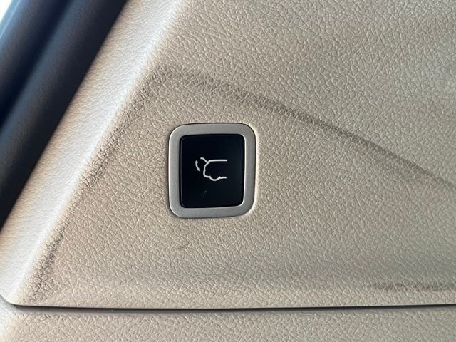 Certified Used 2023 White Chrysler Touring L image 15