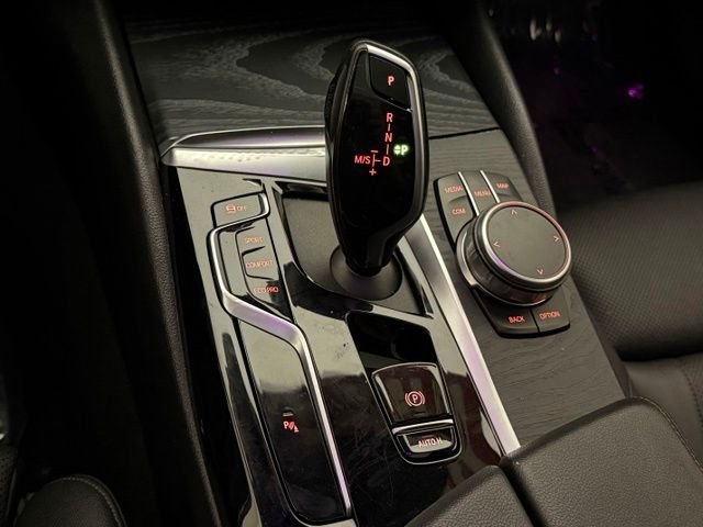 Used 2021 Dark Graphite Metallic BMW 530i image 34