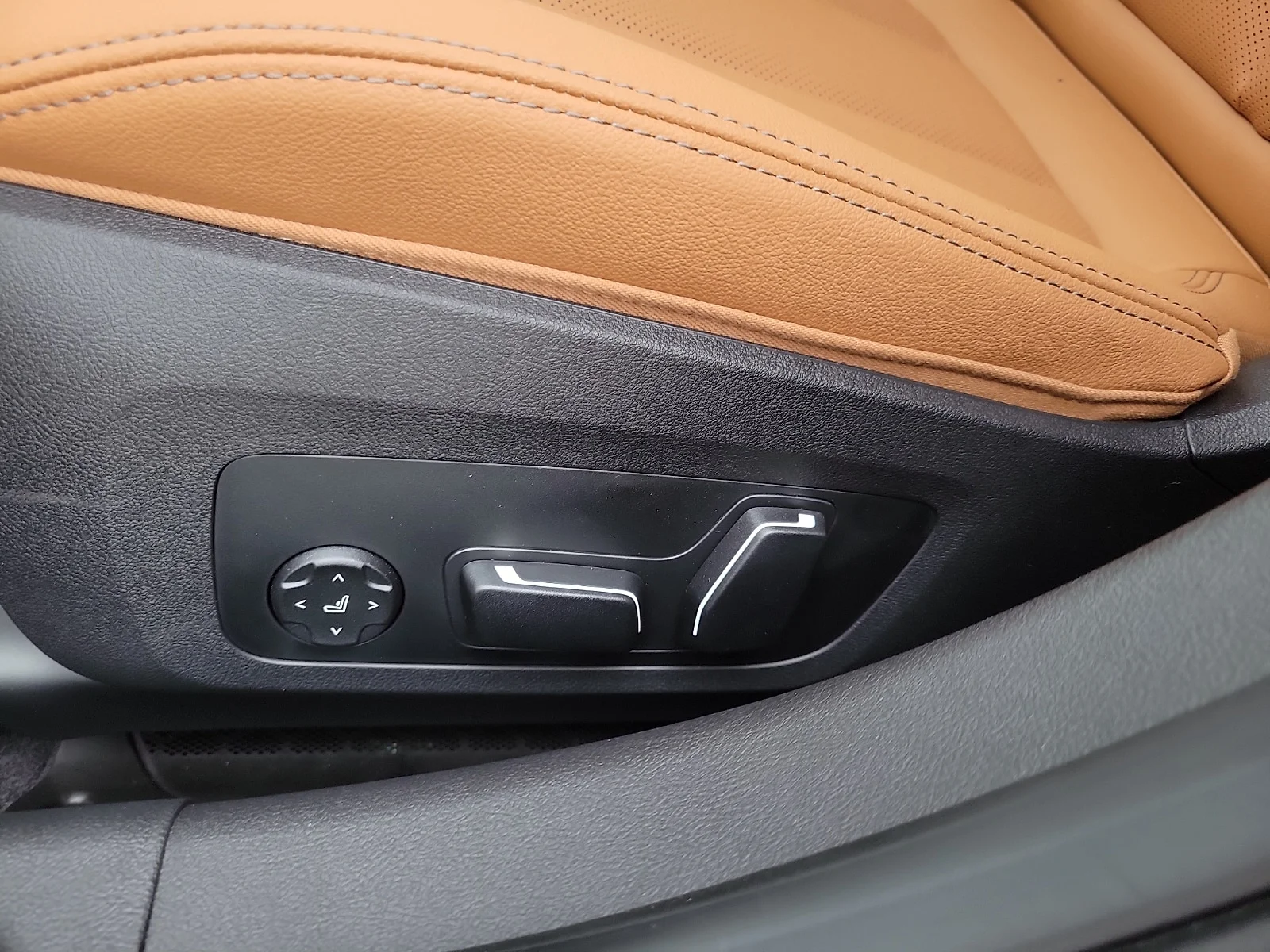 New 2026 Vegas Red BMW i Rear-Wheel Drive image 13