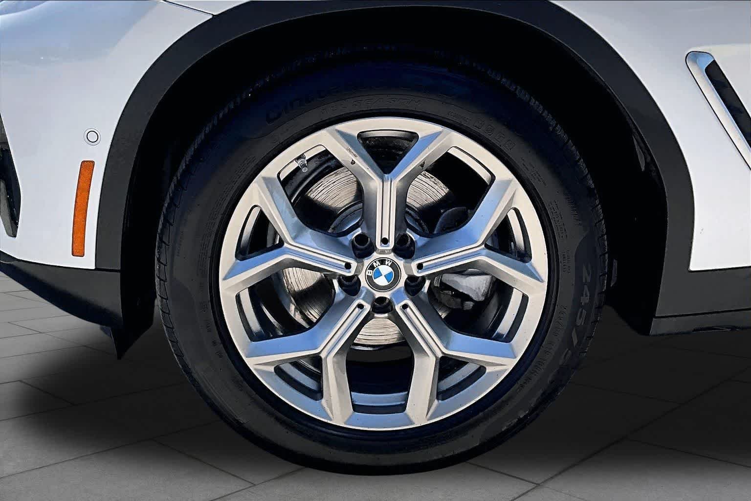 Used 2024 Alpine White BMW xDrive30i image 11