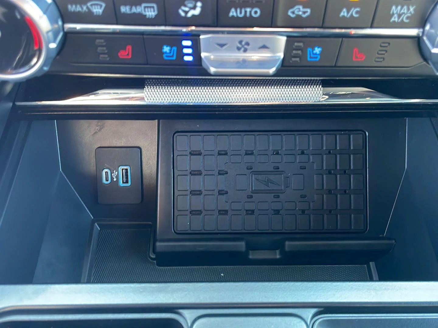 Used 2023 Carbonized Gray Ford LARIAT image 23