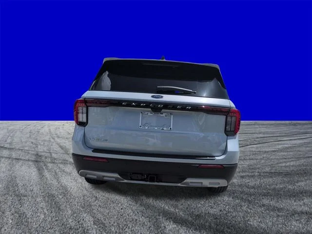 New 2026 Space White Metallic Ford Active image 5