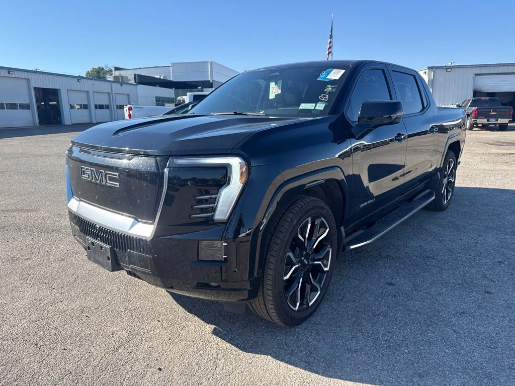 Used 2025 Black GMC Denali image 1