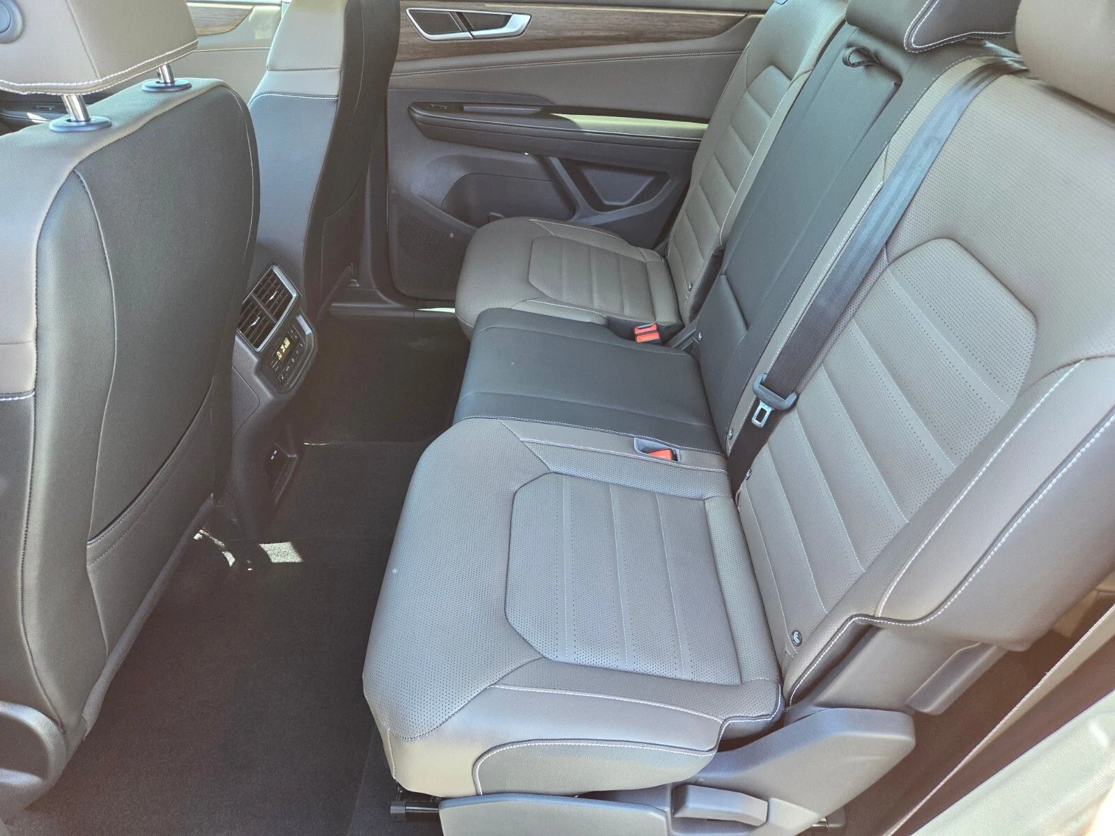 New 2026 White Volkswagen 2.0T SEL image 8