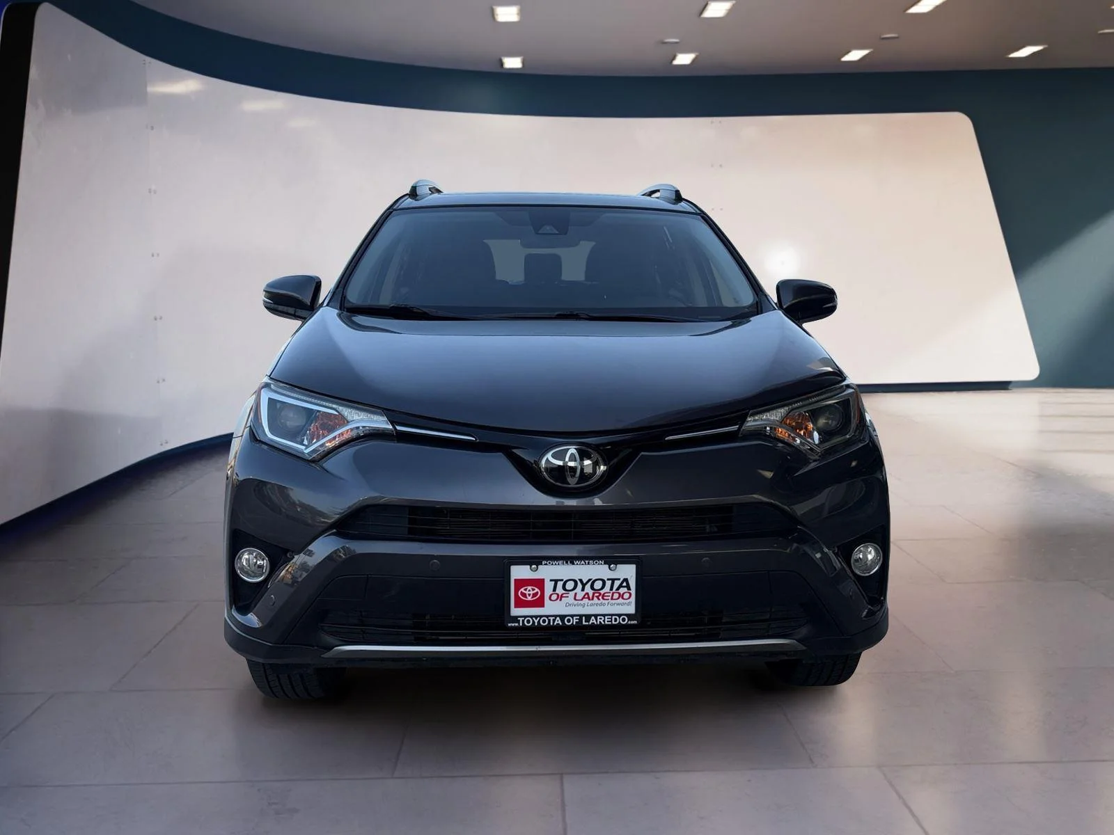 Used 2018 Magnetic Gray Metallic Toyota XLE image 8