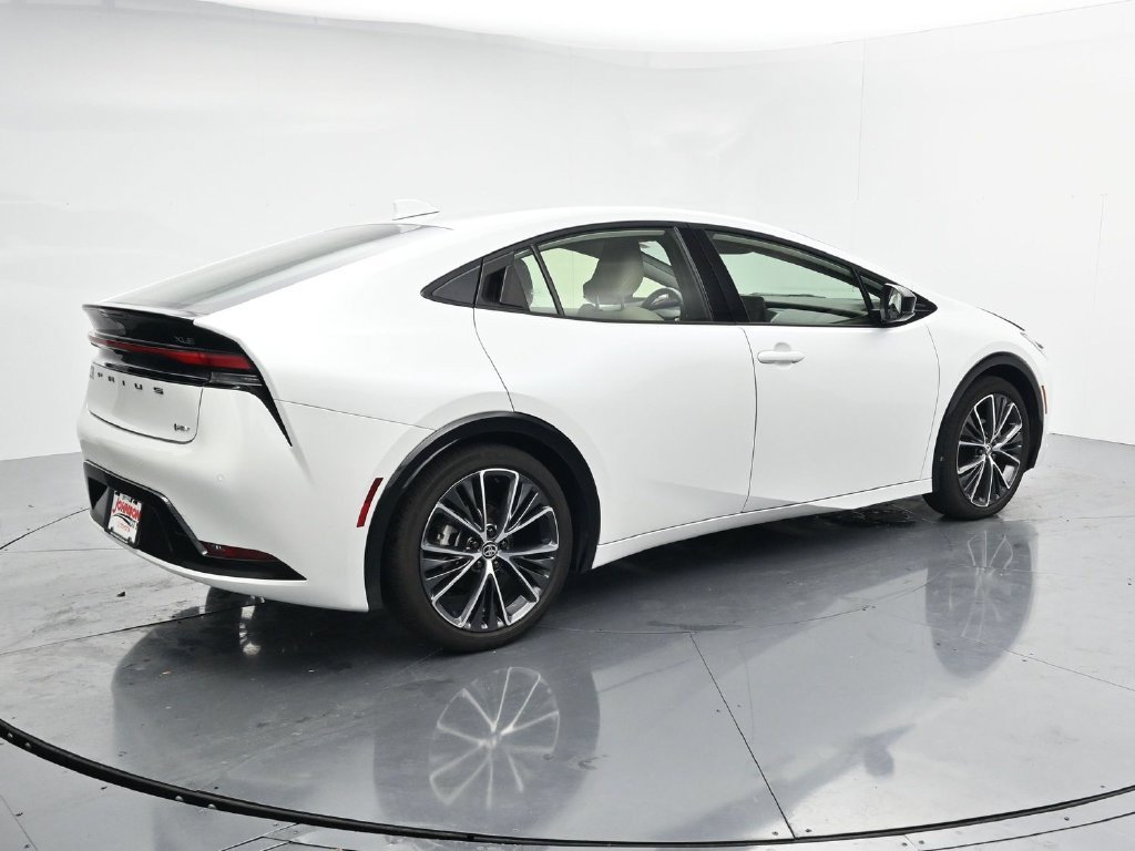 Used 2024 Beige Toyota XLE image 8