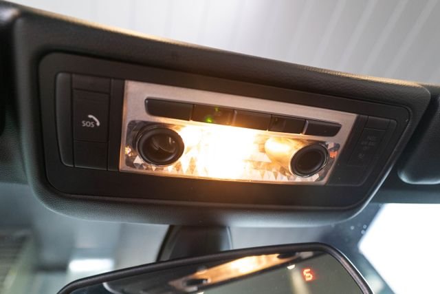 Used 2012 White BMW 335i image 28