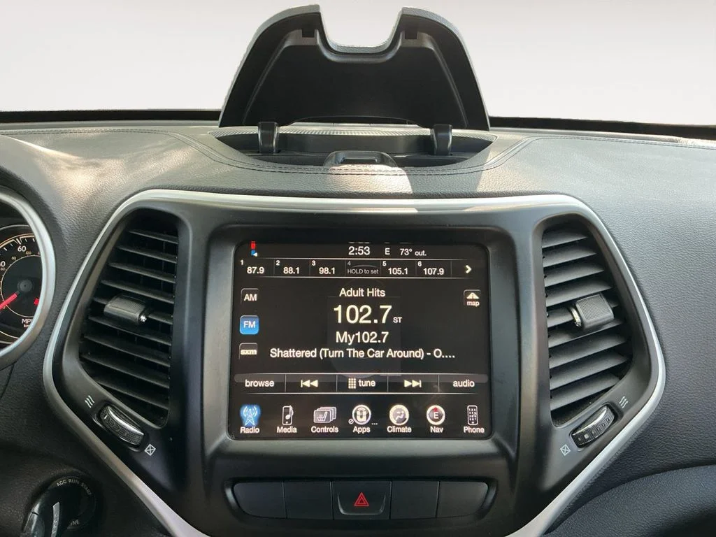 Used 2014 Black Jeep Latitude image 14