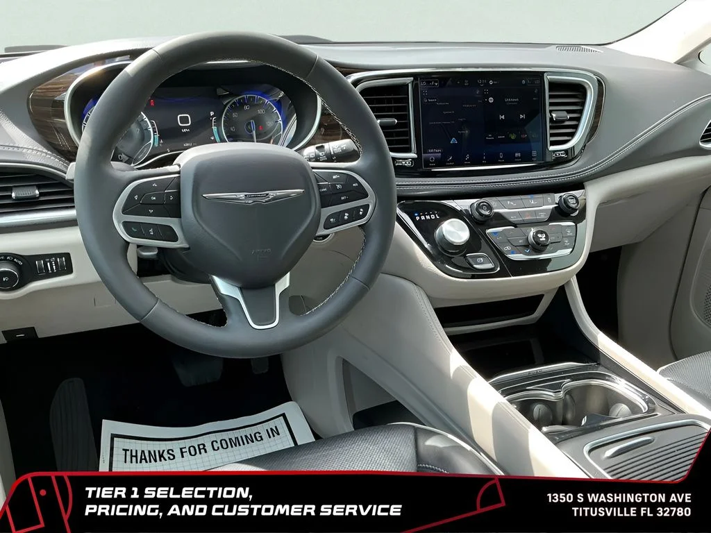 Used 2024 Silver Chrysler Limited image 23