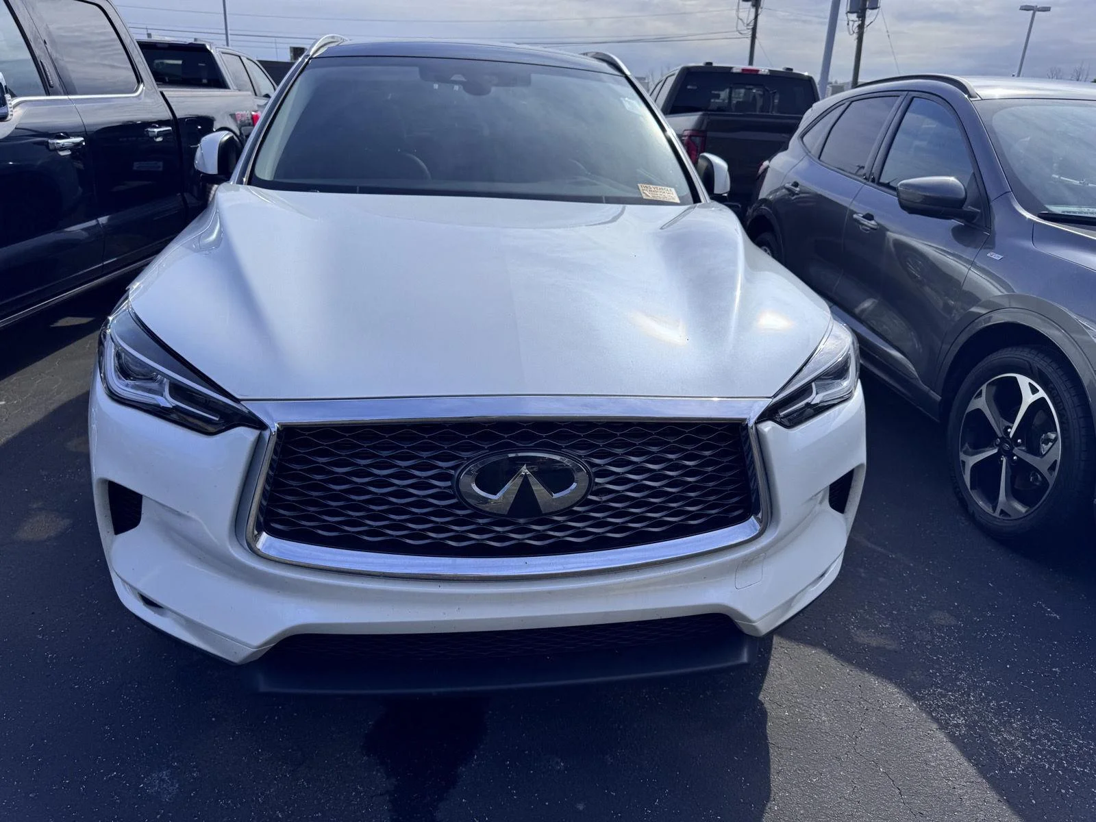 Used 2023 Radiant White INFINITI LUXE image 2